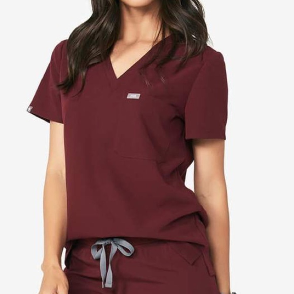 Figs XXS Catarina Top in burgundy